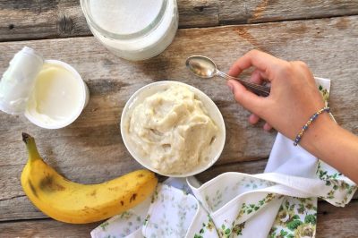 Gelato alla banana con yogurt