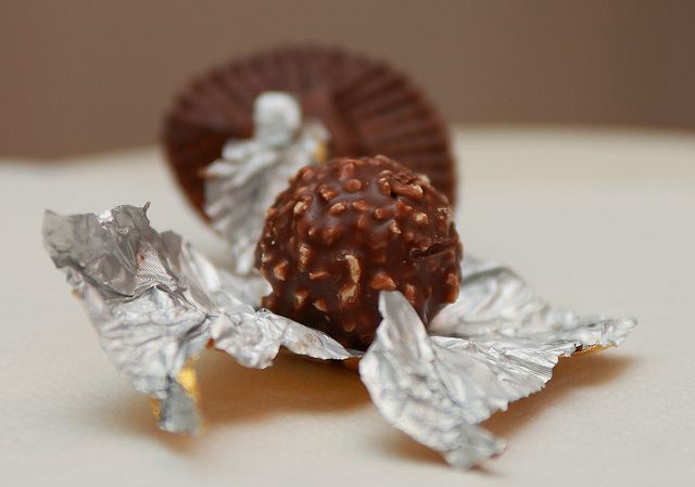 Gelato rocher con gianduia, wafer e nocciola