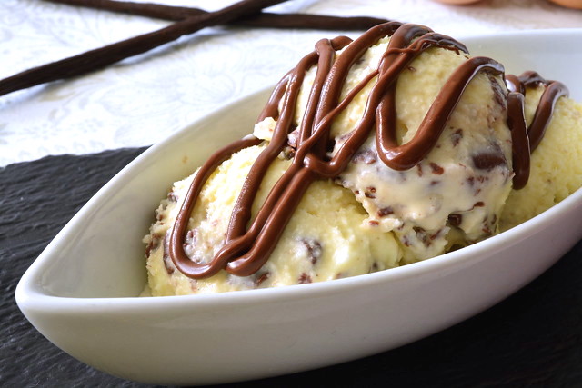 Gelato variegato alla nutella