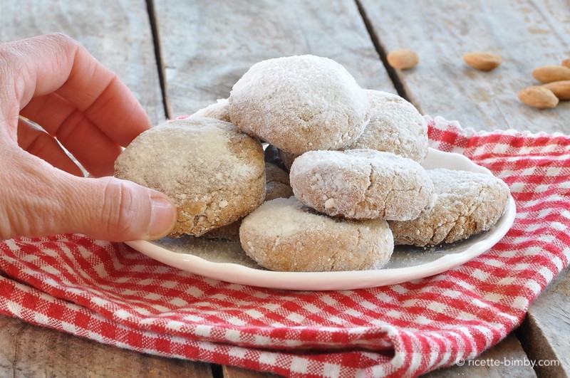 Biscotti alle mandorle con il Bimby