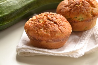 Muffin salati alle zucchine