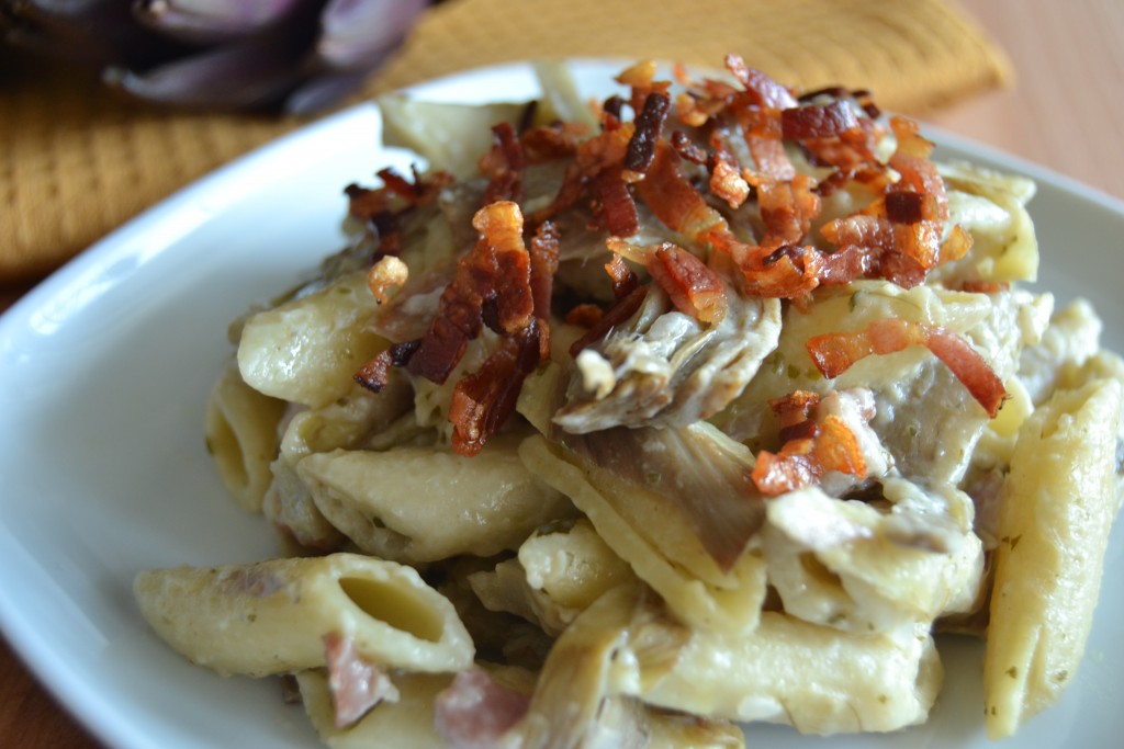 Pasta con carciofi e pancetta