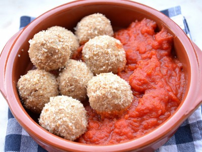 Polpette di carne bollita al sugo