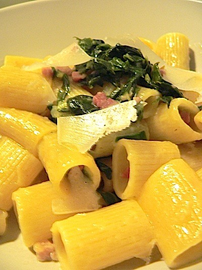 Pasta pancetta, bieta e parmigiano