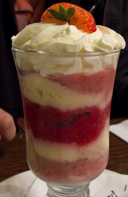 Gelato zuppa inglese