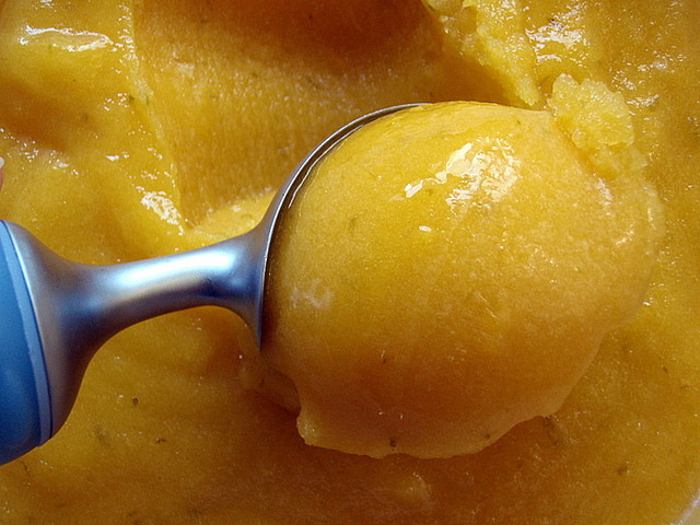 Gelato al gusto mango