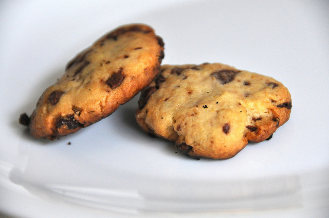 Biscotti di pasta frolla con gocce di cioccolato