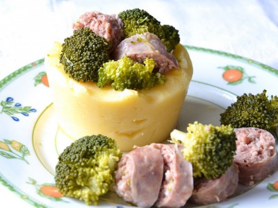 Polenta con broccoli e salsiccia