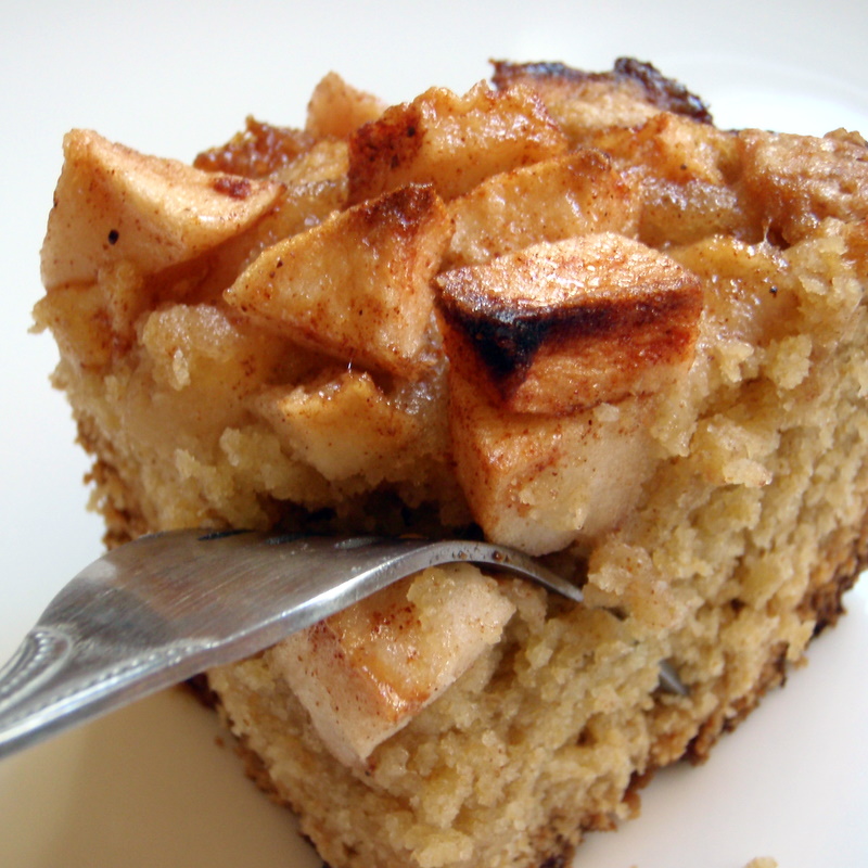 Torta di mele con yogurt (senza uova e burro)