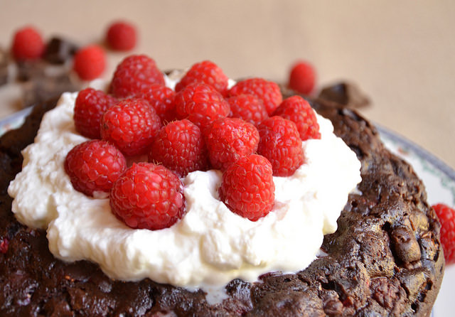 Torta cioccolato e lamponi