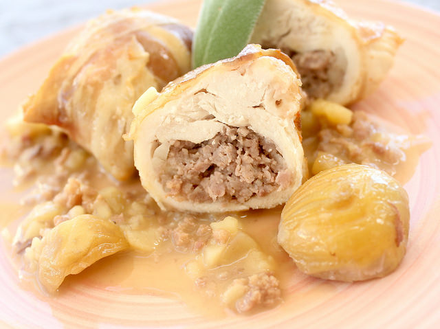 Involtini di pollo con salsiccia e castagne