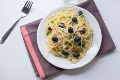 Spaghetti tonno e olive