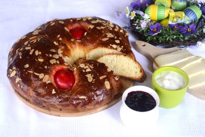 Tsoureki: pane greco di Pasqua