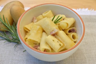 Pasta patate e pancetta