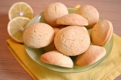 Biscotti tipo grisbì al limone