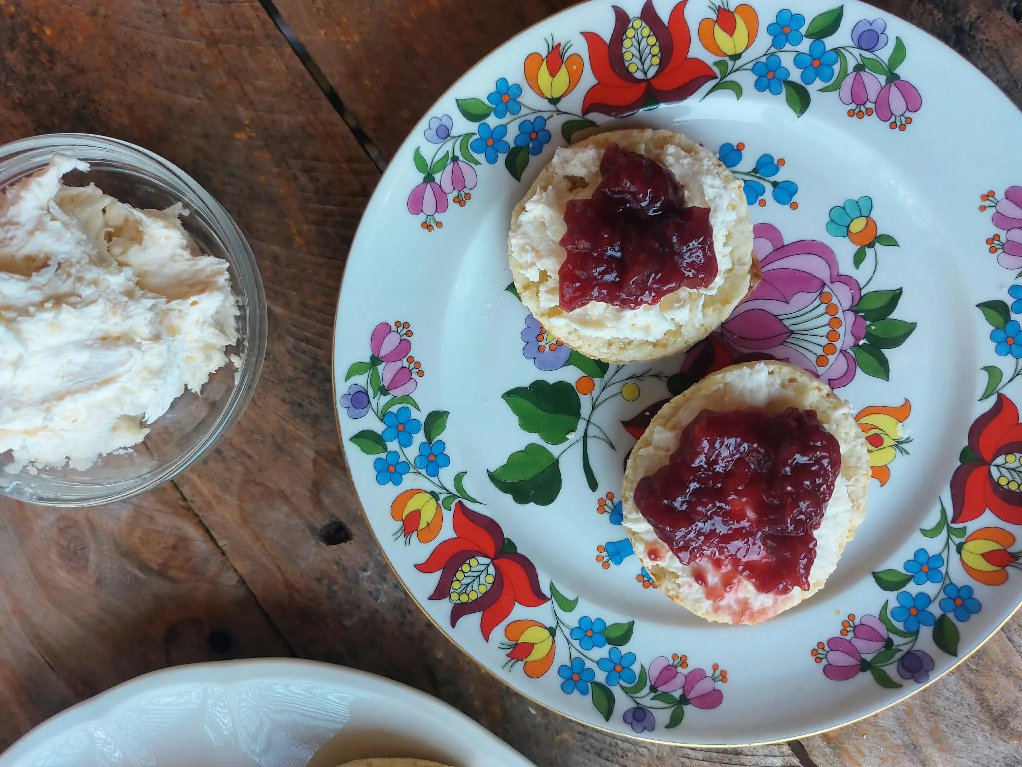 scones bimby seriti con clotted cream e confettura