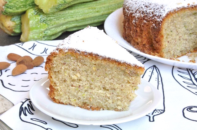 Torta di zucchine dolce