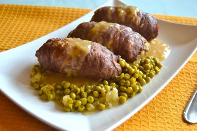 Involtini di carne con piselli