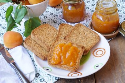 Marmellata di albicocche senza zucchero