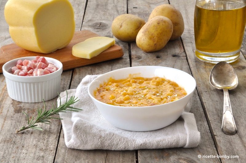 Pasta e patate con provola Bimby: la ricetta napoletana