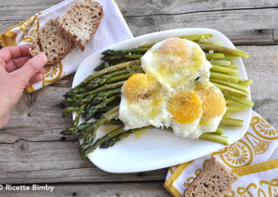Asparagi e uova Bimby al vapore