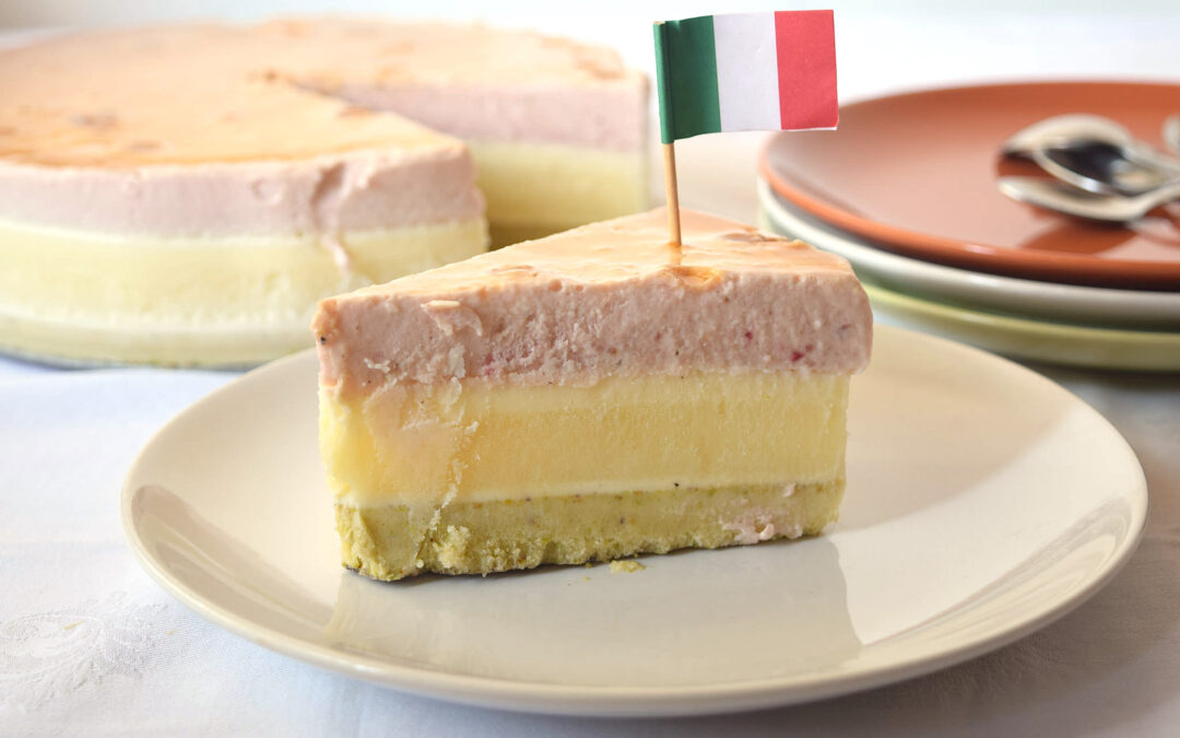 Bavarese tricolore: pistacchio, vaniglia e fragola