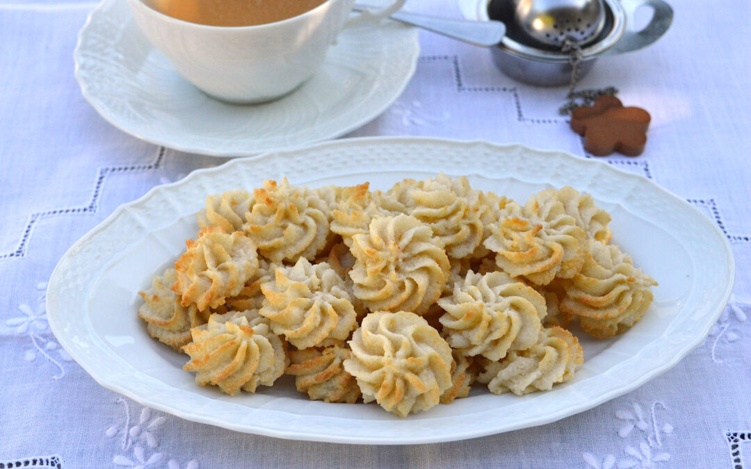 Biscotti arancia e mandorle