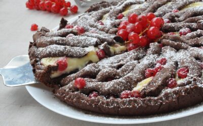 Crostata al cioccolato e ribes rosso