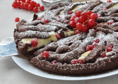 Crostata al cioccolato e ribes rosso