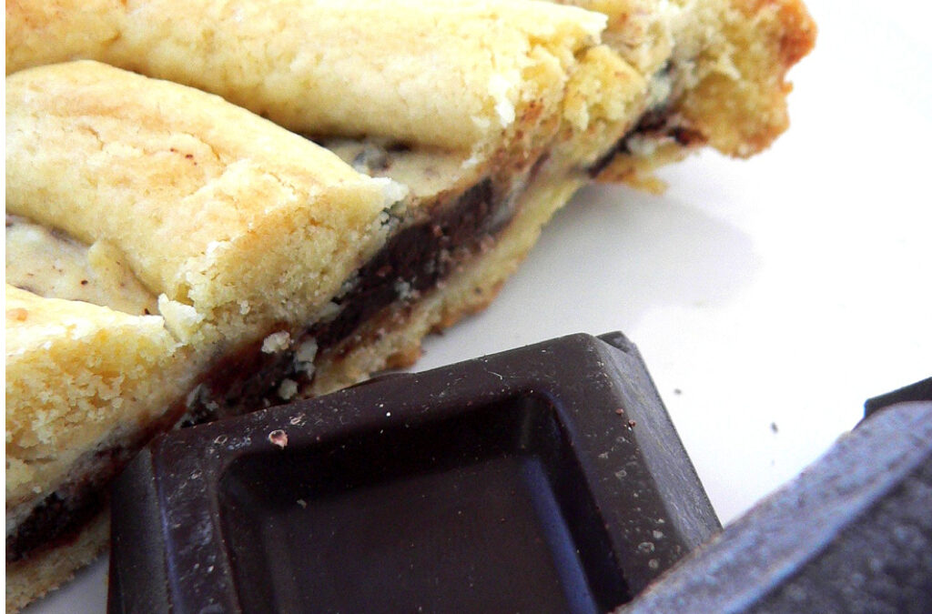 Crostata di ricotta e crema con cioccolato