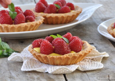 Crostatine ai lamponi (tartelettes aux framboises)