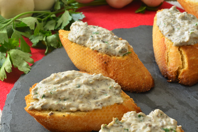 crostini ai funghi