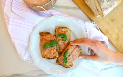 Crostini mozzarella e mortadella