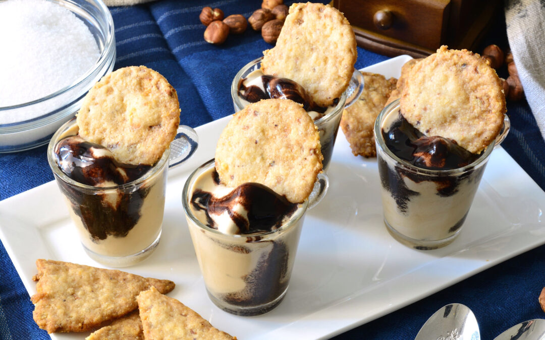 Gelato al caffè nel bicchiere