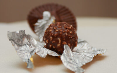 Gelato rocher con gianduia, wafer e nocciola