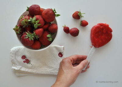Ghiaccioli alla fragola Bimby