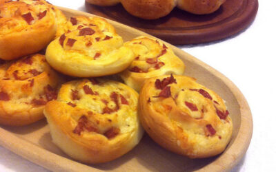 Girelle salate con prosciutto e formaggio