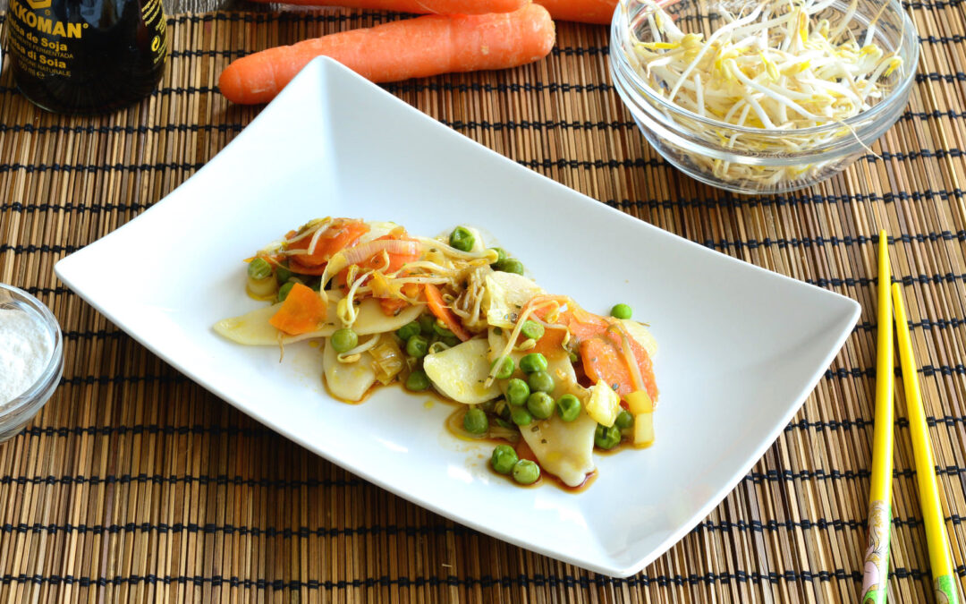 Gnocchi di riso cinesi con verdure