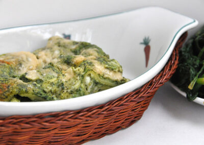 Lasagna bianca al forno con spinaci e mozzarella