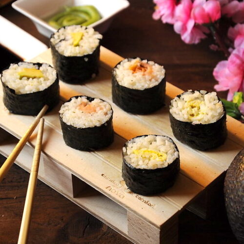 Makimono Bimby: tris di rotolini di riso giapponesi con salmone, avocado e frittata giapponese