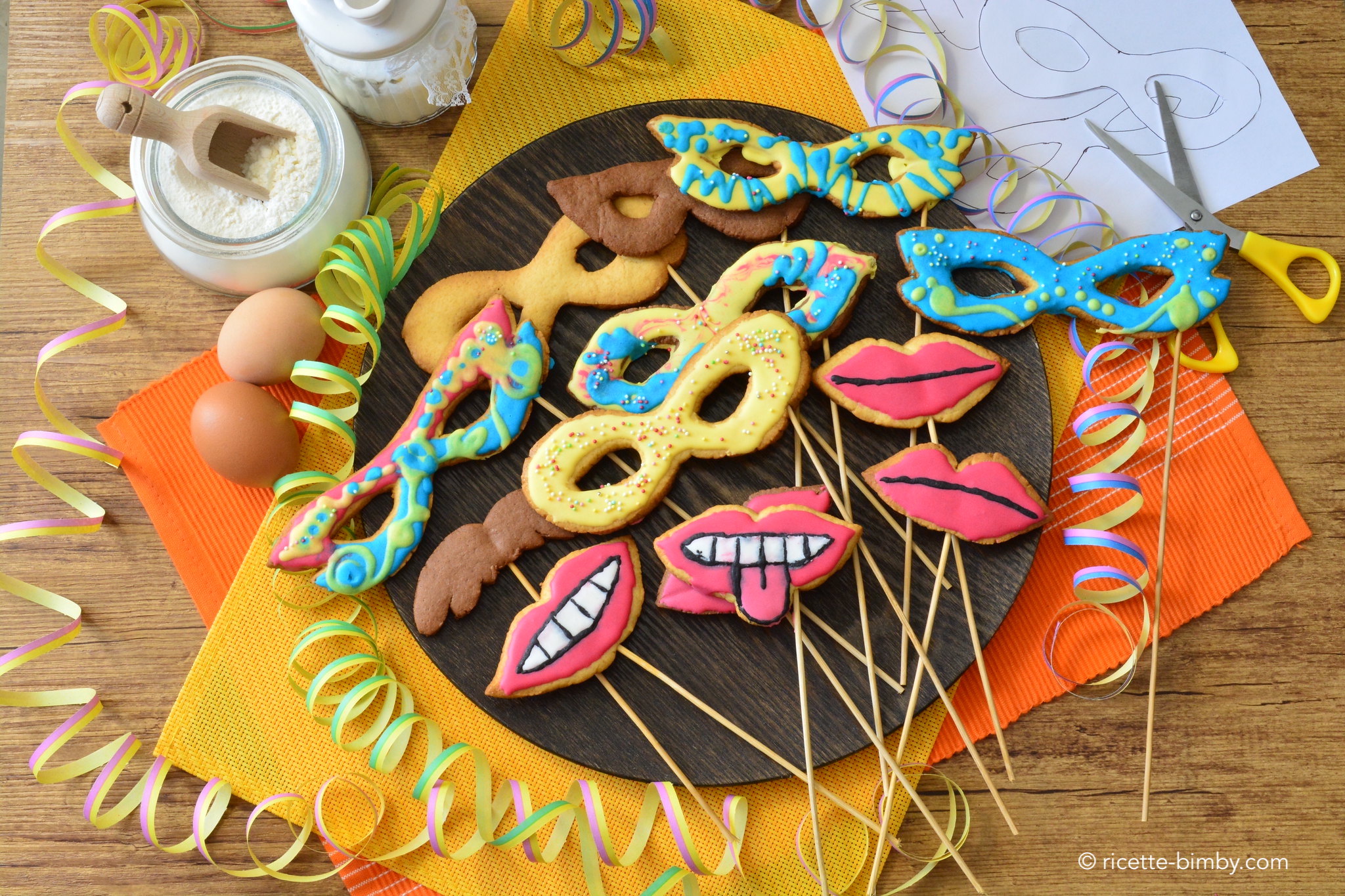 Mascherine di frolla biscotti di Carnevale Bimby