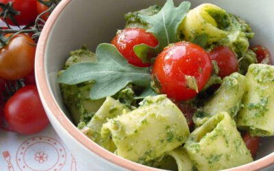 Pasta fredda con pesto, tonno e pomodori