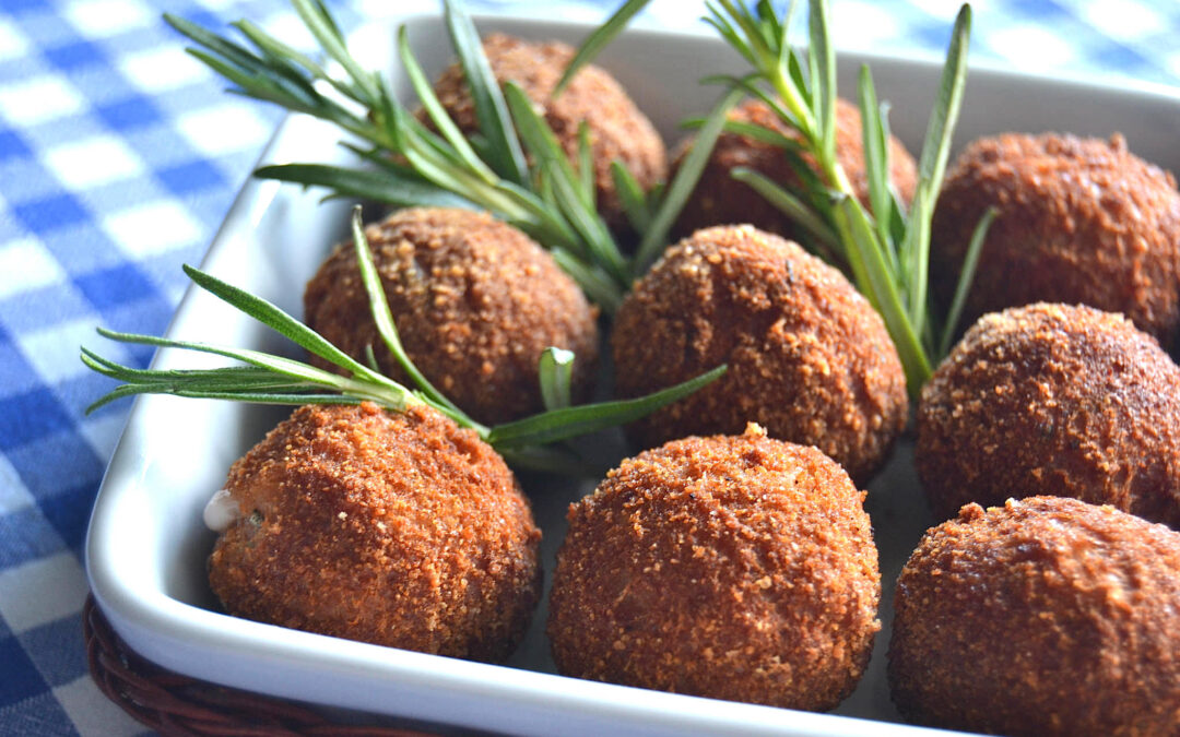 Polpette di pane con salsiccia cotta