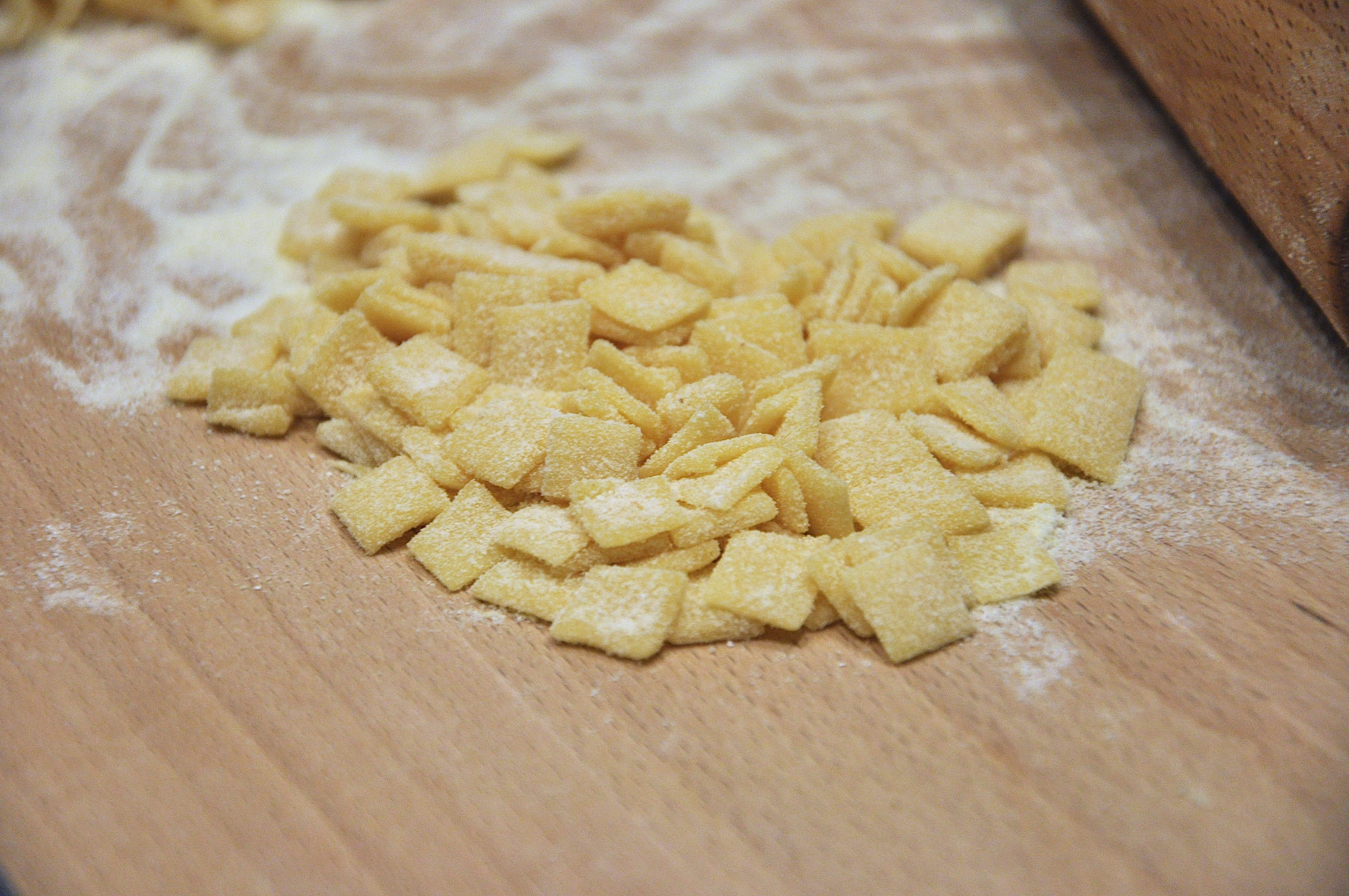 Quadrucci all'uovo per minestra Bimby