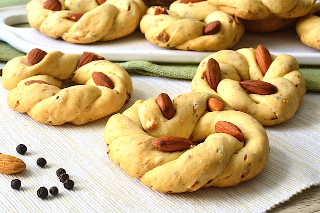 Taralli sugna e pepe Bimby