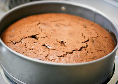Torta con un uovo al cioccolato