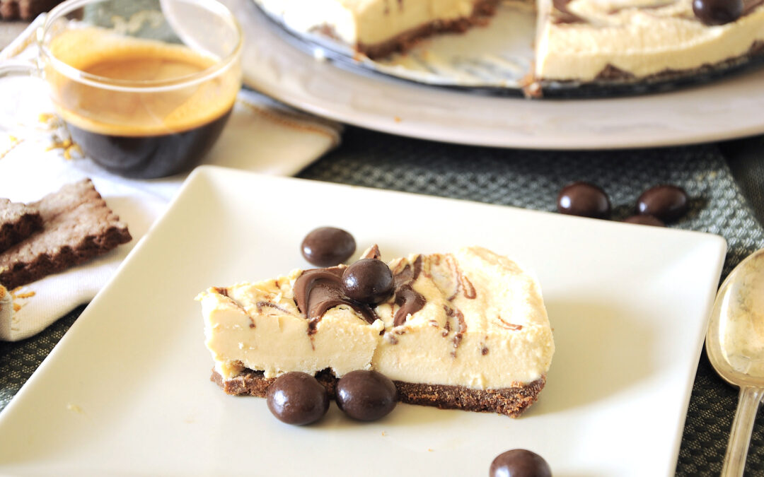 Torta fredda al caffè variegata alla Nutella
