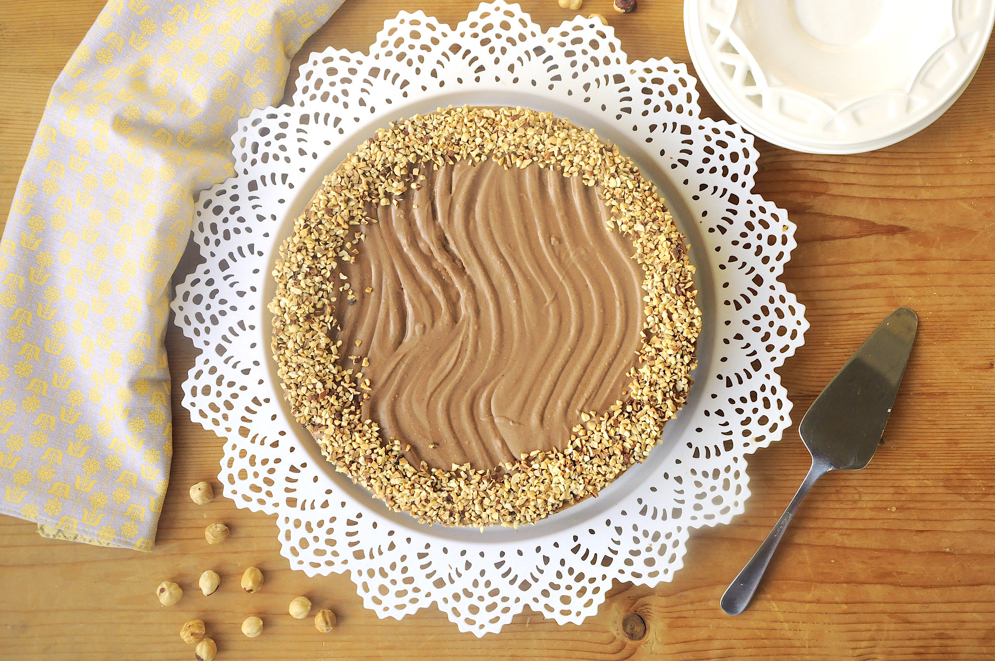 Torta giffonese Bimby Torta giffonese Bimby: torta alle nocciole ripiena di crema alle nocciole