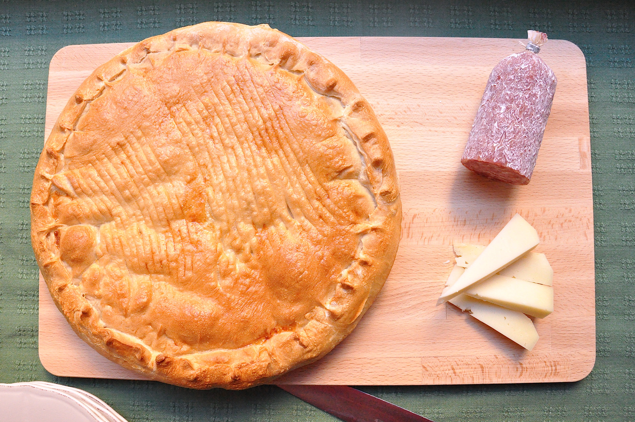 Torta salata con salame e formaggio Bimby