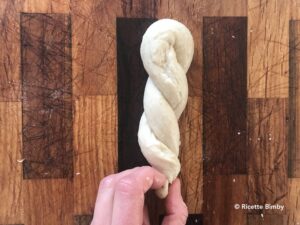 Treccine siciliane con lo zucchero passo passo 5